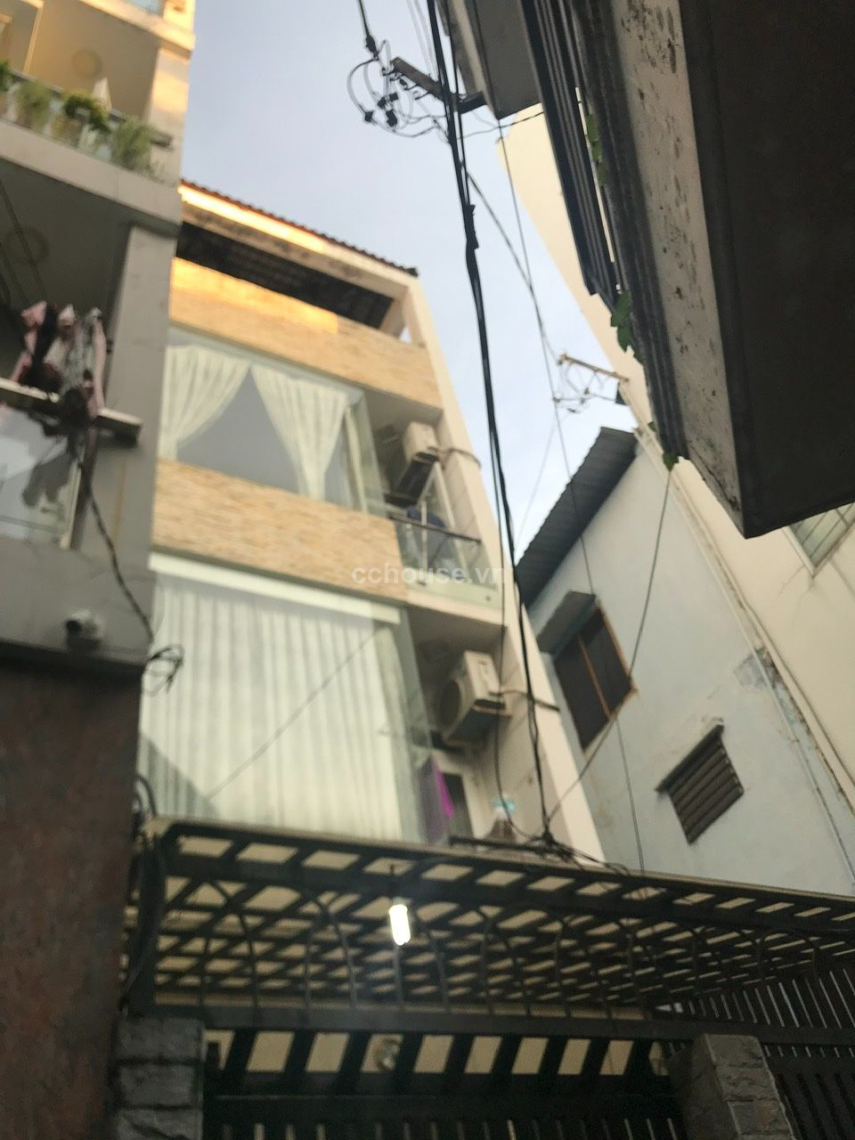 Bán nhà 5 tầng hẻm 1/ CMT8 phường 15 Q10