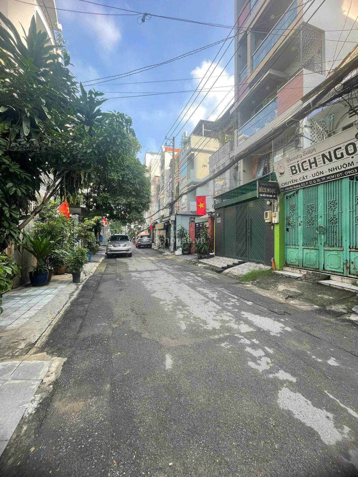 Hẻm 8m  nguyễn tri phương - P.5 .Q10  ngang 6.5m