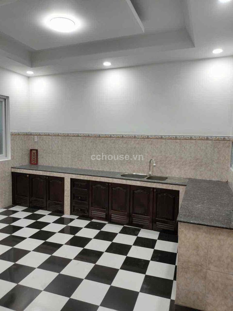 Cho thuê nhà MT Hải Thượng Lãn Ông, P.Chợ Lớn. DT 4x20m, 5 tầng ST