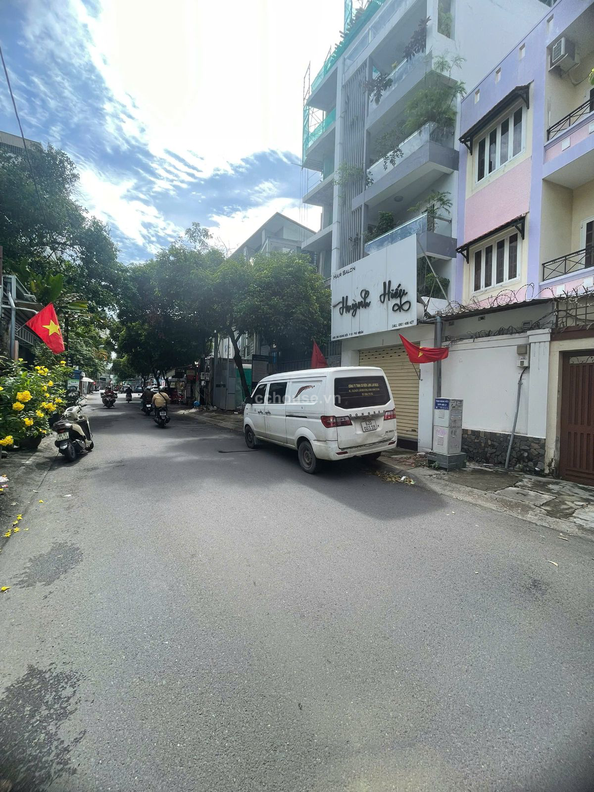 Hẻm nhựa 8m Lê văn sỹ - P13 - Q3