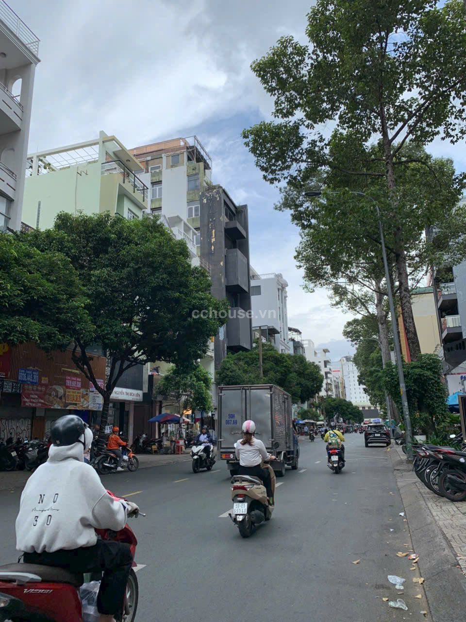 NHÀ HẺM ĐƯỜNG 3/2, QUẬN 10, DT: 59.5M2 (3.5X17), KC: TRỆT LỬNG 1 LẦU SÂN THƯỢNG, GIÁ: 13.5 TỶ

