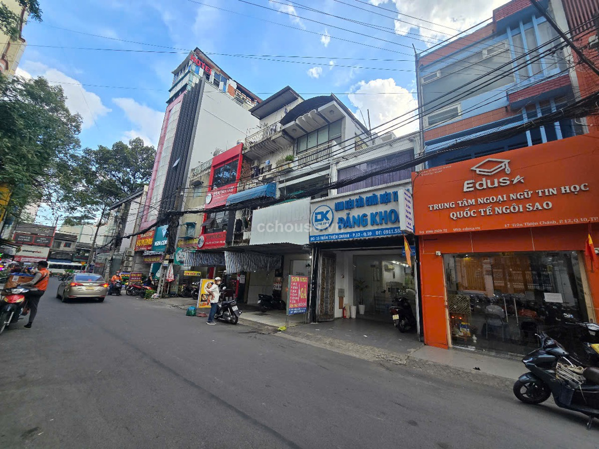 Mặt tiền trục Sư Vạn Hạnh, P12, Q10 ( Vạn hạnh Mall) ngang 5.8m x 17m
