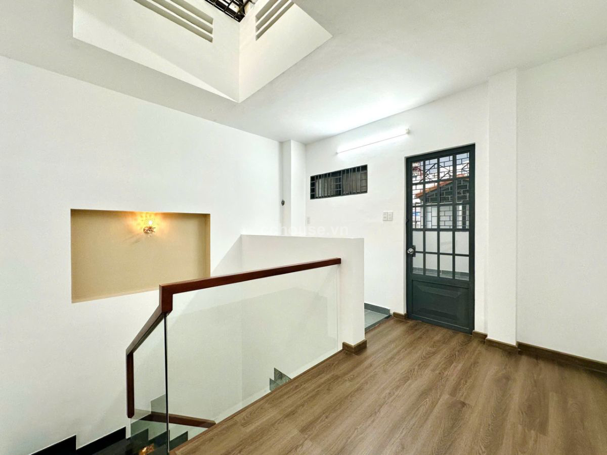 BÁN NHÀ MẶT TIỀN LÝ THƯỜNG KIỆT, P.14, QUẬN 10, DT 3.71*11.2M, DT 2 LẦU, GIÁ 17 TỶ