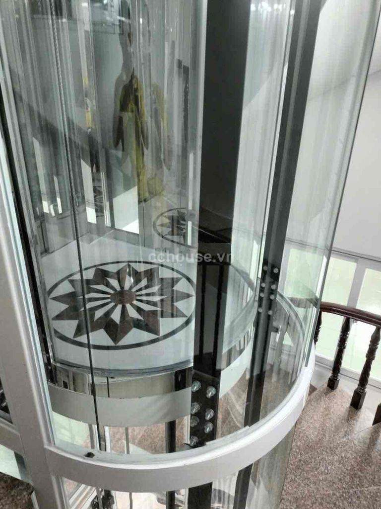 Cho thuê nhà MT Hải Thượng Lãn Ông, P.Chợ Lớn. DT 4x20m, 5 tầng ST