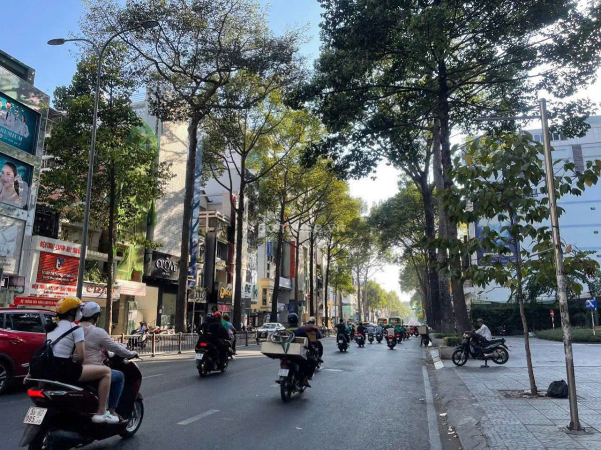 NHÀ MẶT TIỀN KINH DOANH LẠC LONG QUÂN QUẬN TÂN BÌNH, DT: 4 X 22M, KC: TRỆT 5 LẦU, GIÁ: 18.5 TỶ