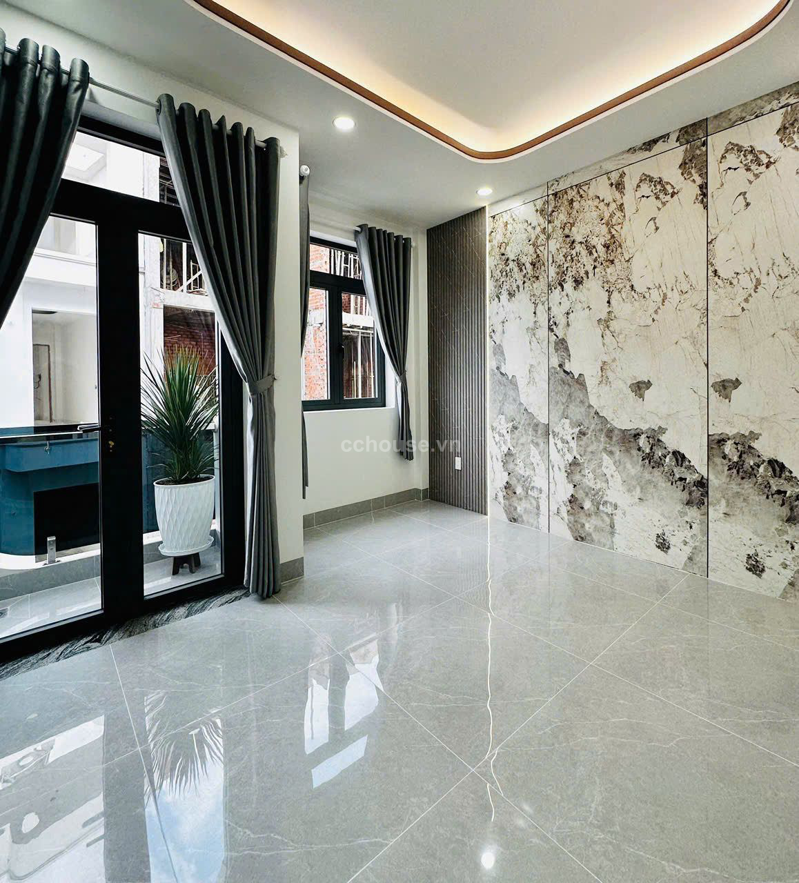 NHÀ ĐẸP MẶT TIỀN PHẠM VĂN HAI, QUẬN TÂN BÌNH, DT: 4x28M, KC: TRỆT + 2 LẦU, GIÁ: 27 TỶ