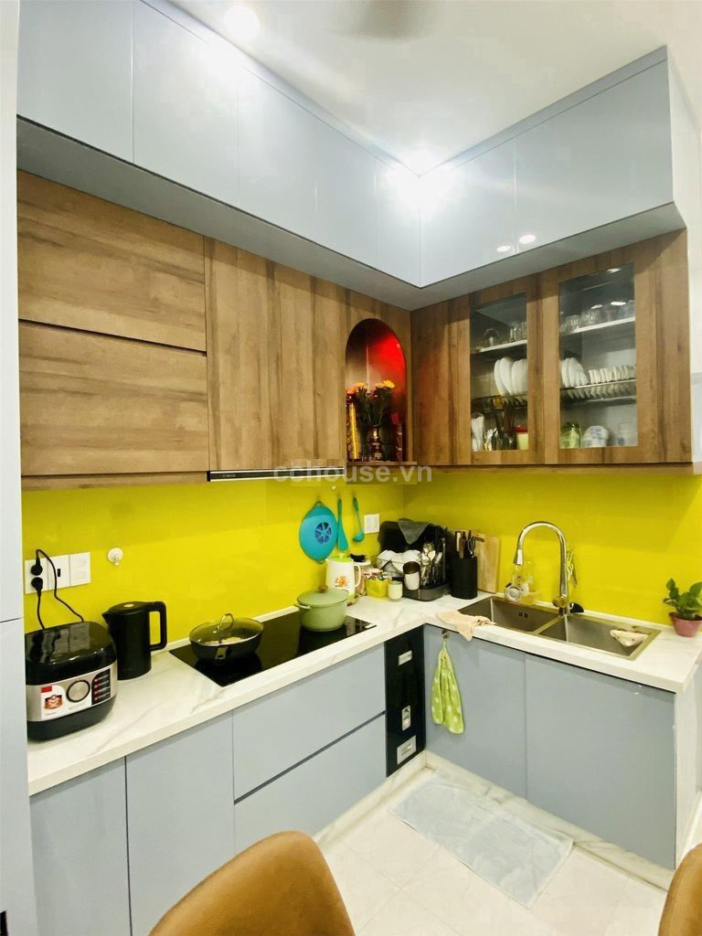 Bán nhà hẻm 8m Thành Thái, P.Diên Hồng. DT 3x22m, 3 tầng ST