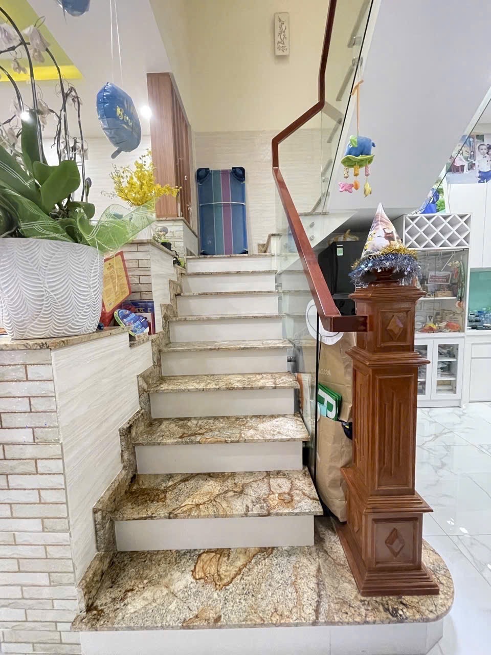 Bán nhà 3 tầng hẻm Lạc Long Quân phường 11 quận Tân Bình
