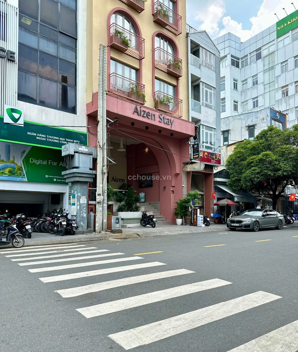 Tòa nhà 77 - 79 Hồ Hảo Hớn, Phường Cô Giang, Quận 1. Hầm 6 lầu.
