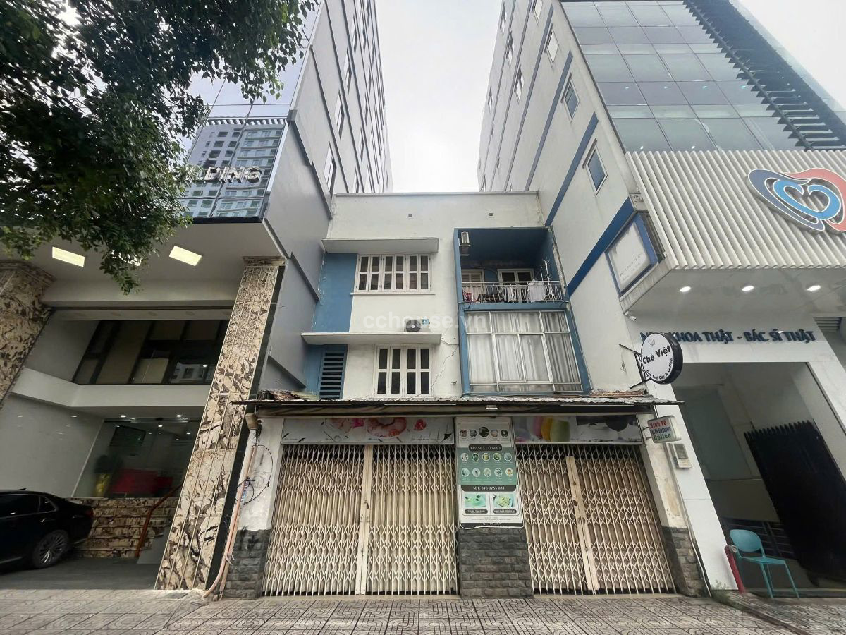 Mặt Tiền Nguyễn Văn Trỗi, Q .Phú Nhuận
7,5x12,3m = 93,2m2
Kết cấu: Trệt 2 lầu cũ,
60 tỷ TL