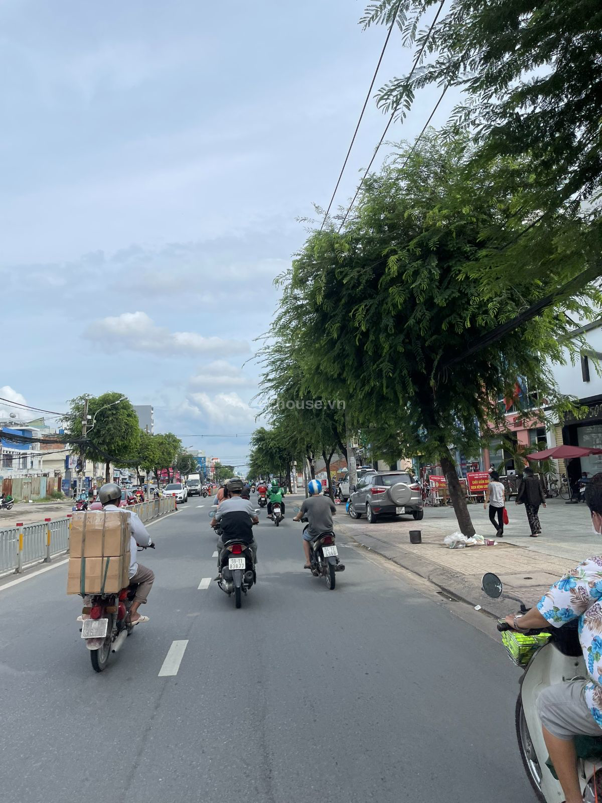 Bán nhà MTKD Trường Chinh, P.Bảy Hiền. DT 4.55x17.65m, 5 tầng ST