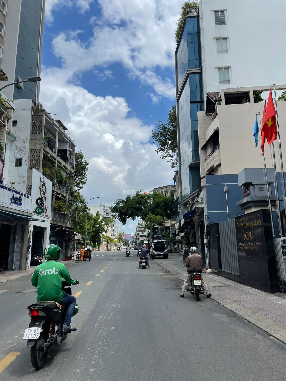 Bán nhà MTKD Trần Đình Xu, P.Cầu Ông Lãnh. DT 3.55x20m, 5 tầng