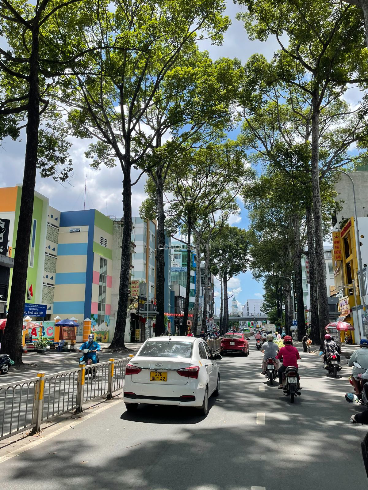 Cho thuê NCMT Nguyễn Tri Phương, P.Vườn Lài. DT 4.5x20m, 3 tầng