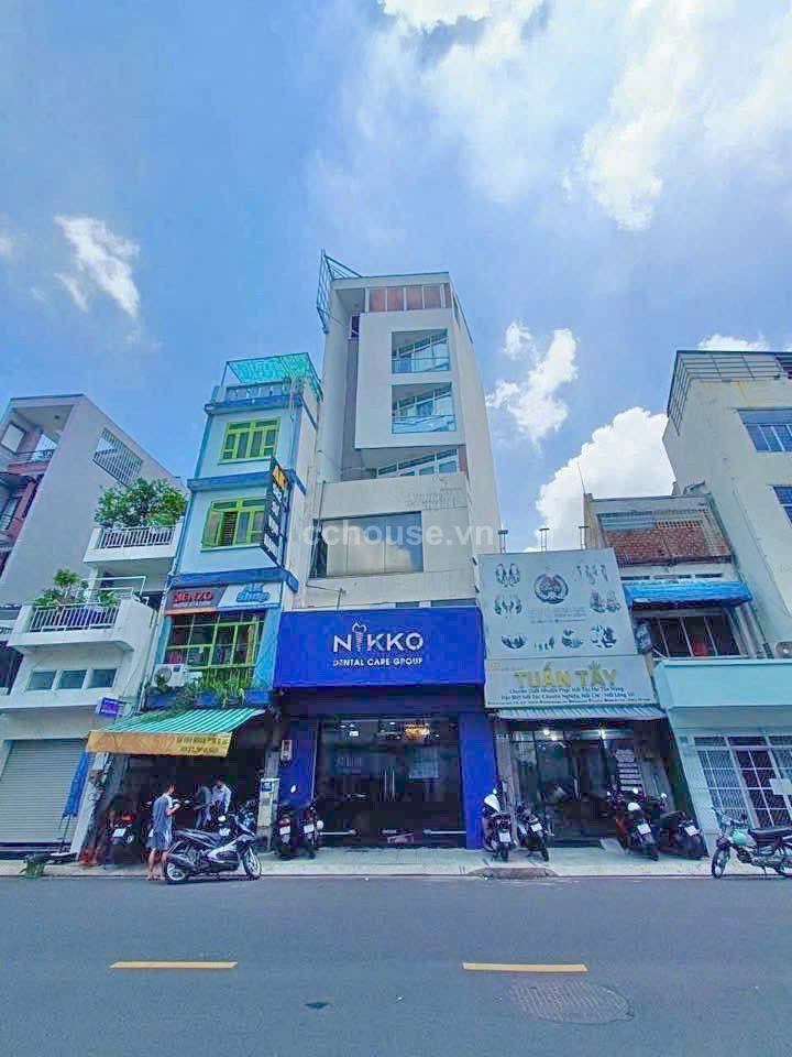 Mặt tiền thương mại ngay Vạn Hạnh Mall , Q10. Ngang 5m