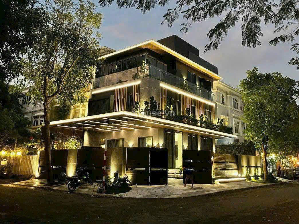 SIEU-BIET-THU-HXH-7M-NGAY-HA-DO-CACH-MANG-THANG-8--DT-7x20-4-lau--thang-may--id8742