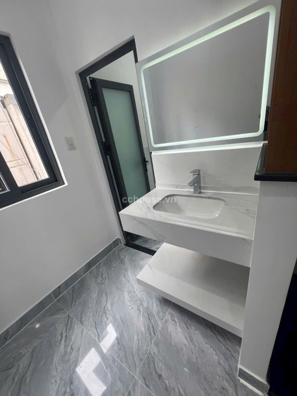 Nhà Mặt Tiền Mới 💯 đường 3/2 Quận 10. Giá 30 tỷ vị trí kinh doanh đắc địa 