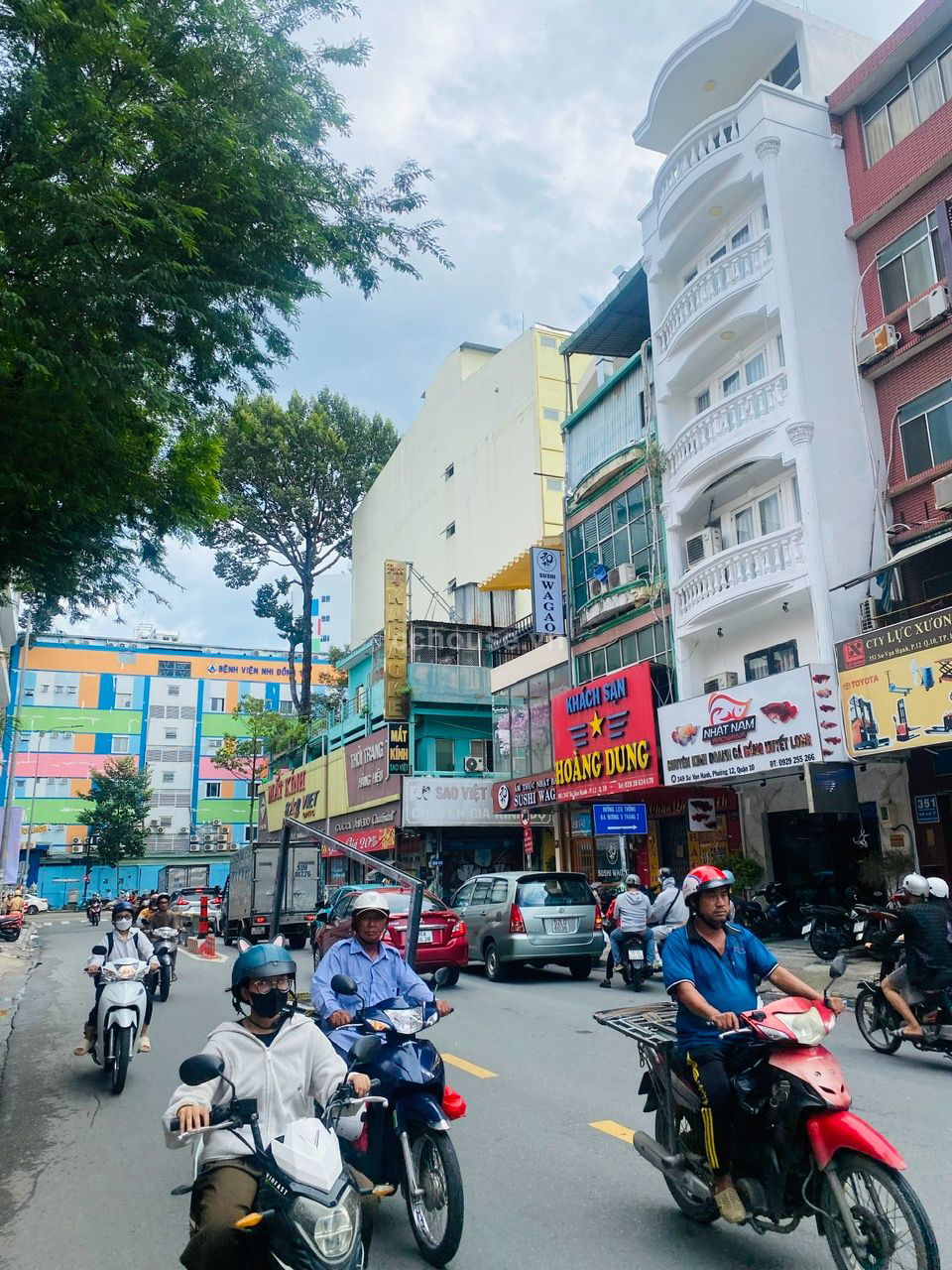 TÒA NHÀ 4 TẦNG MT KINH DOANH SƯ VẠN HẠNH DIỆN TÍCH 4.5X16M CẠNH TTTM BẬT NHẤT QUẬN 10