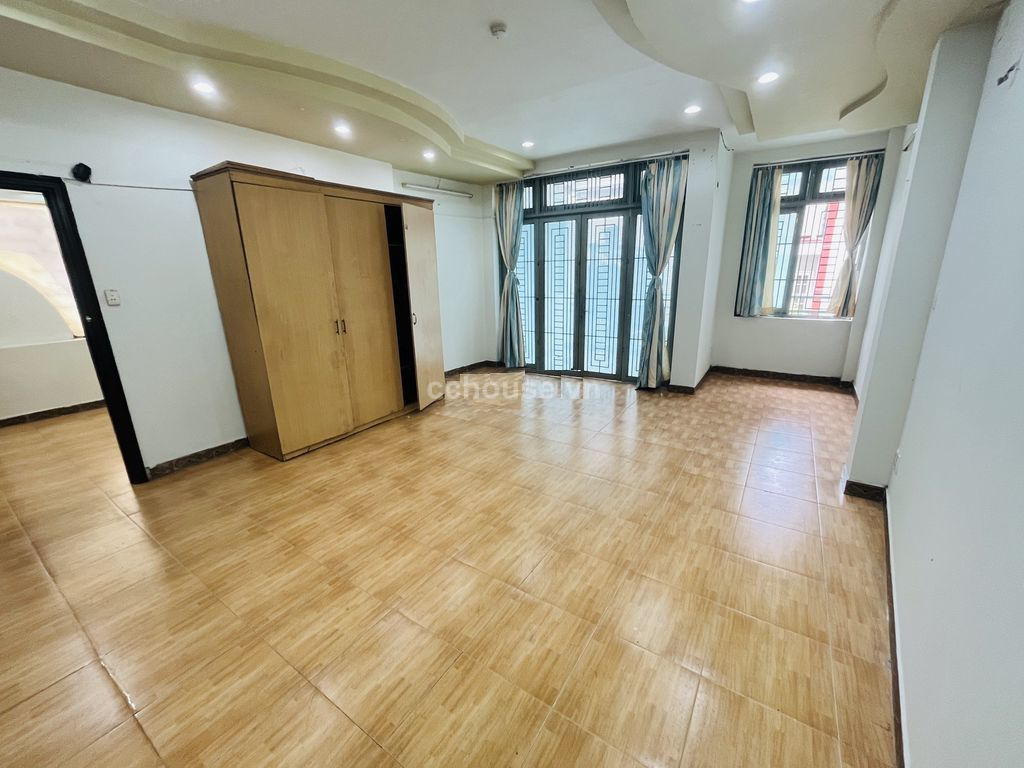 Nhà 4 tầng ST hẻm nội bộ trước nhà 7m Tô Hiến Thành. DT 111m2-ngang 8m