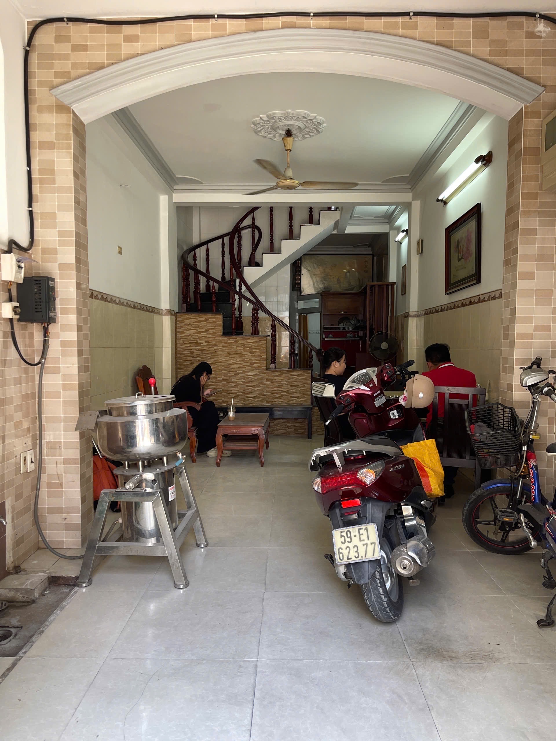 Chu-ngop-bank-can-ban-gap-can-nha-3-tang-hem-Dat-Thanh-sat-ben-Cu-xa-Bac-Hai-Q10-id8836