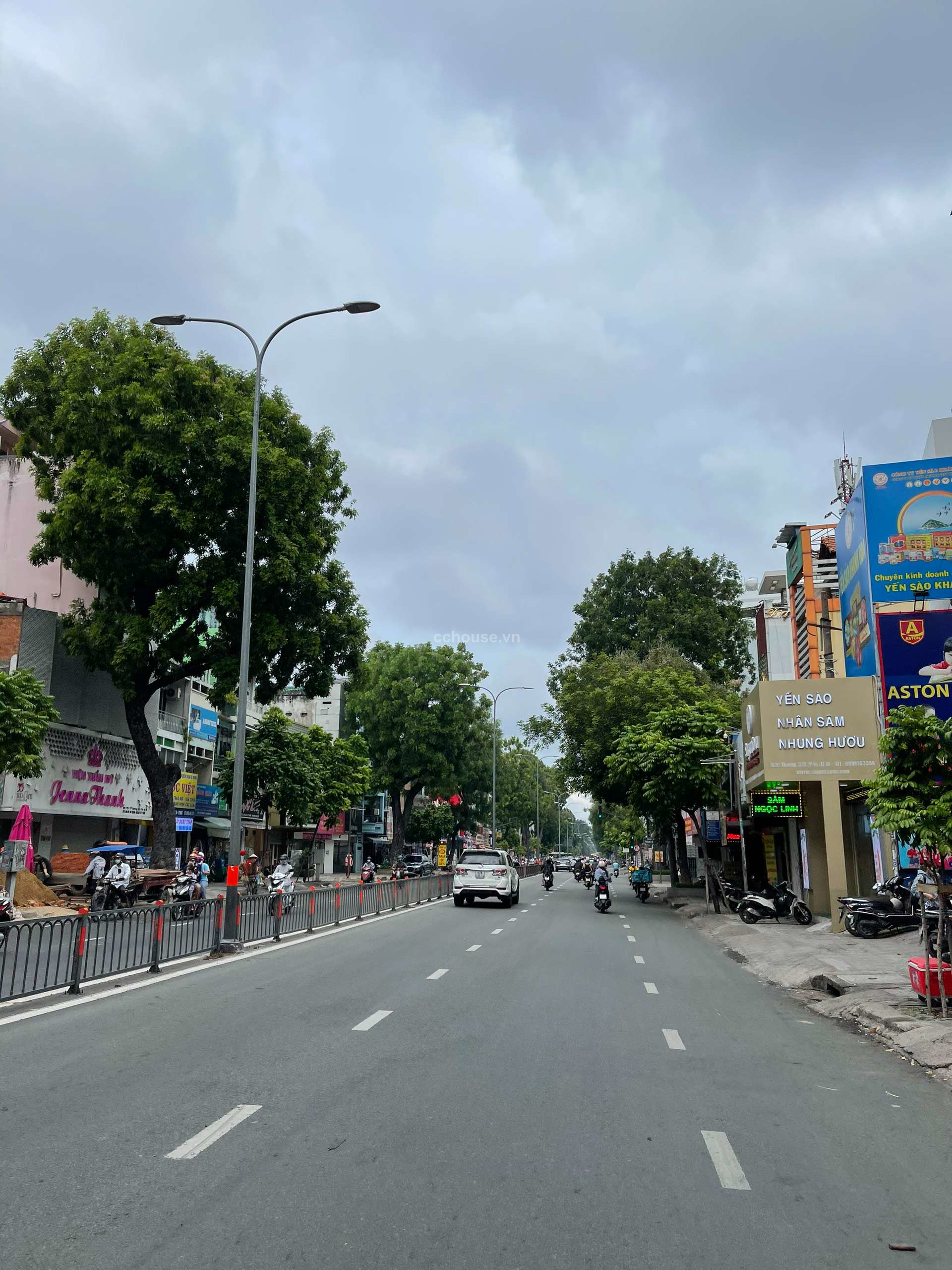 Cho thuê nhà 2MT 3 Tháng 2, P.Diên Hồng. DT 4x26m, 3 tầng ST