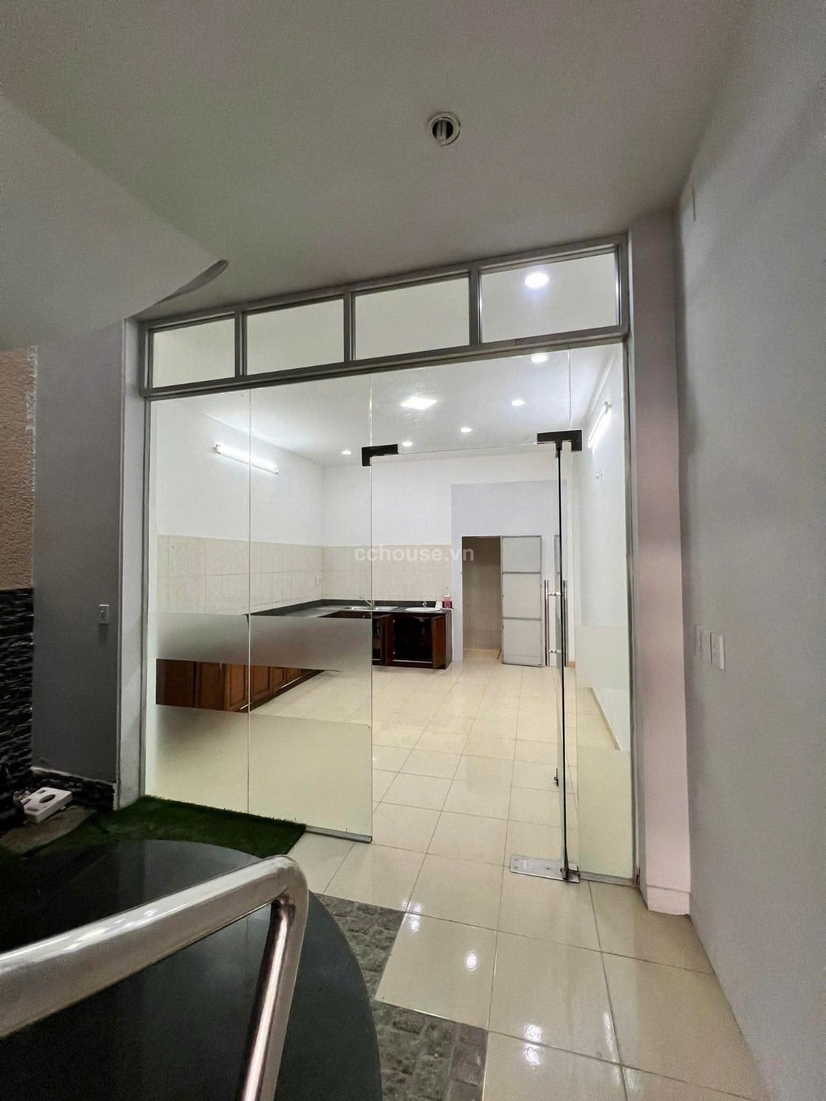 Nhà MTKD 425 Nguyễn Thái Bình, P.Bảy Hiền. DT 4.2x17.3m, 4 tầng