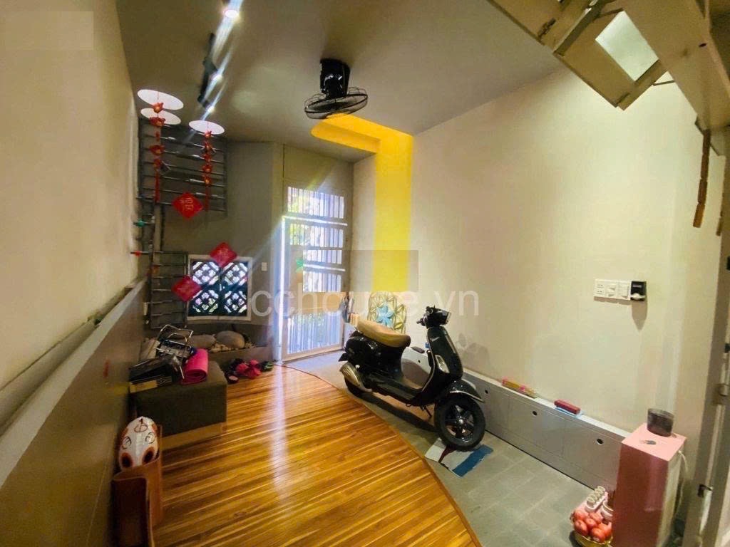 Bán nhà 3 tầng hẻm xe hơi Thành Thái phường 14 quận 10