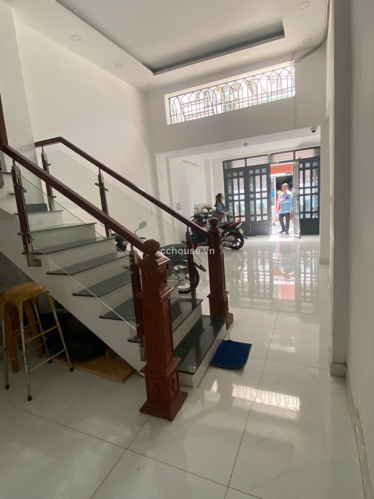 NHÀ MỚI ĐẸP - HẺM XE HƠI 6M NGAY ĐƯỜNG HÒA HẢO, QUẬN 10
