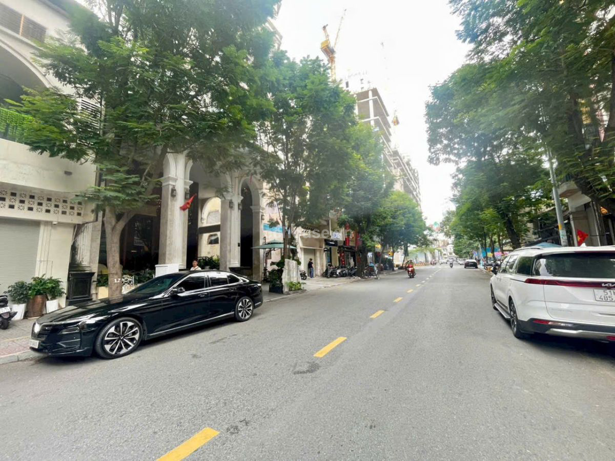 Mặt tiền kinh doanh Thành thái p.14. Q10 . Dt: 4.2 x 33m