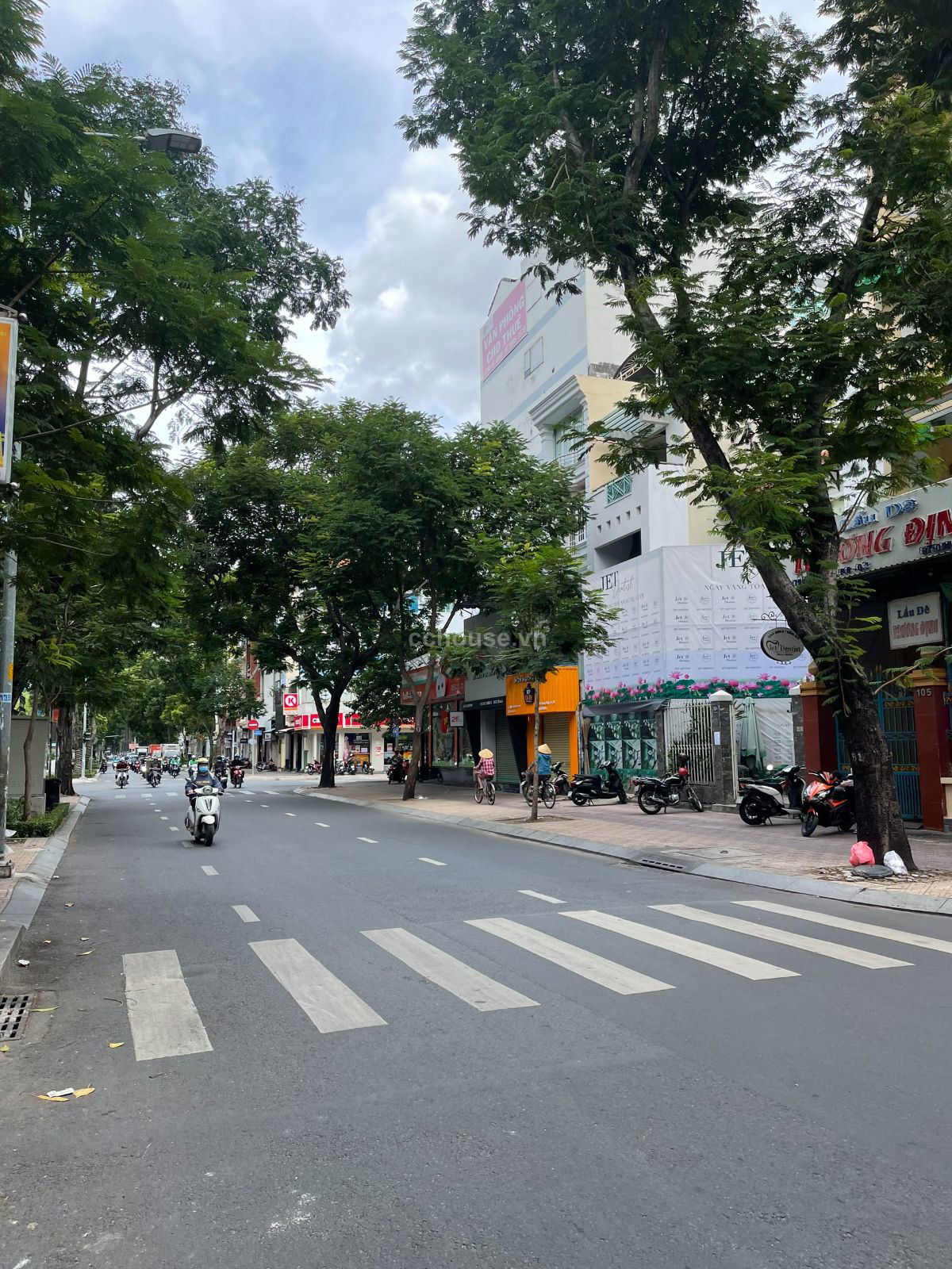 BÁN TÒA NHÀ VĂN PHÒNG CAO CẤP, HƯỚNG ĐÔNG BẮC, TRUNG TÂM QUẬN 3