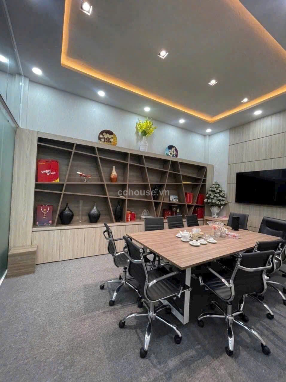 BIỆT THỰ SÂN VƯỜN GIỮA LÒNG QUẬN 1 MAI THỊ LỰU NGANG 9.2M 138M2 TRỆT 4 LẦU