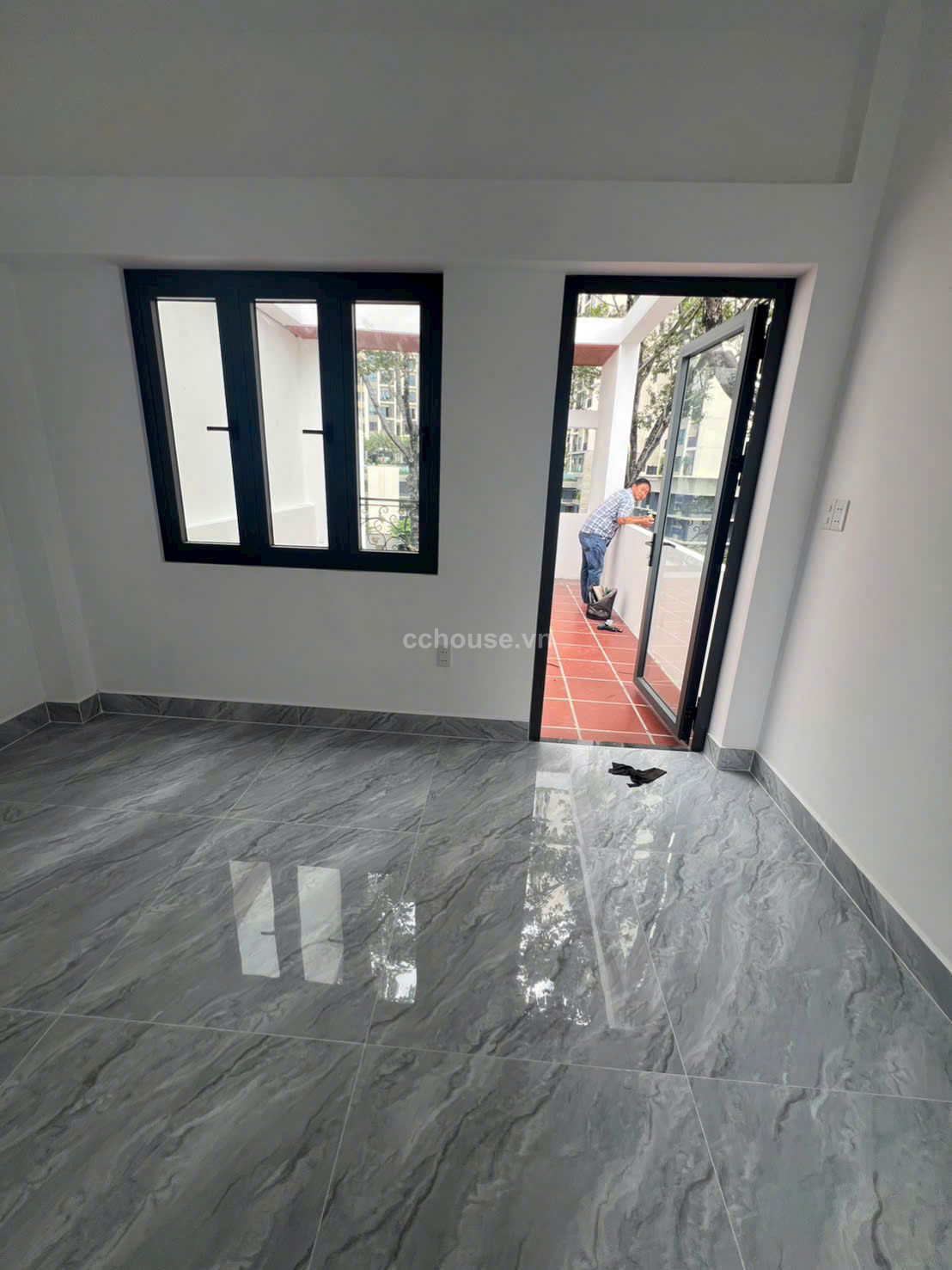 Mặt tiền 3/2 đối diện Hà Đô . Q.10
