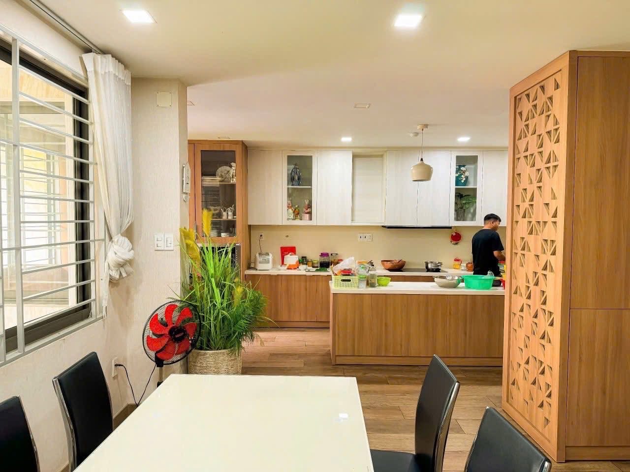 Toà nhà mặt tiền 25 Lê Văn Huân Khu K300 diện tích 12.5x16m hầm 7 tầng