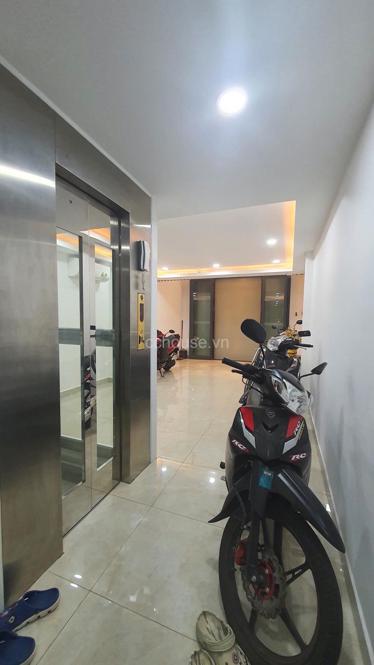 Nhà 5 tầng có thang máy mặt tiền Ngô Thị Thu Minh phường 2 quận Tân Bình 