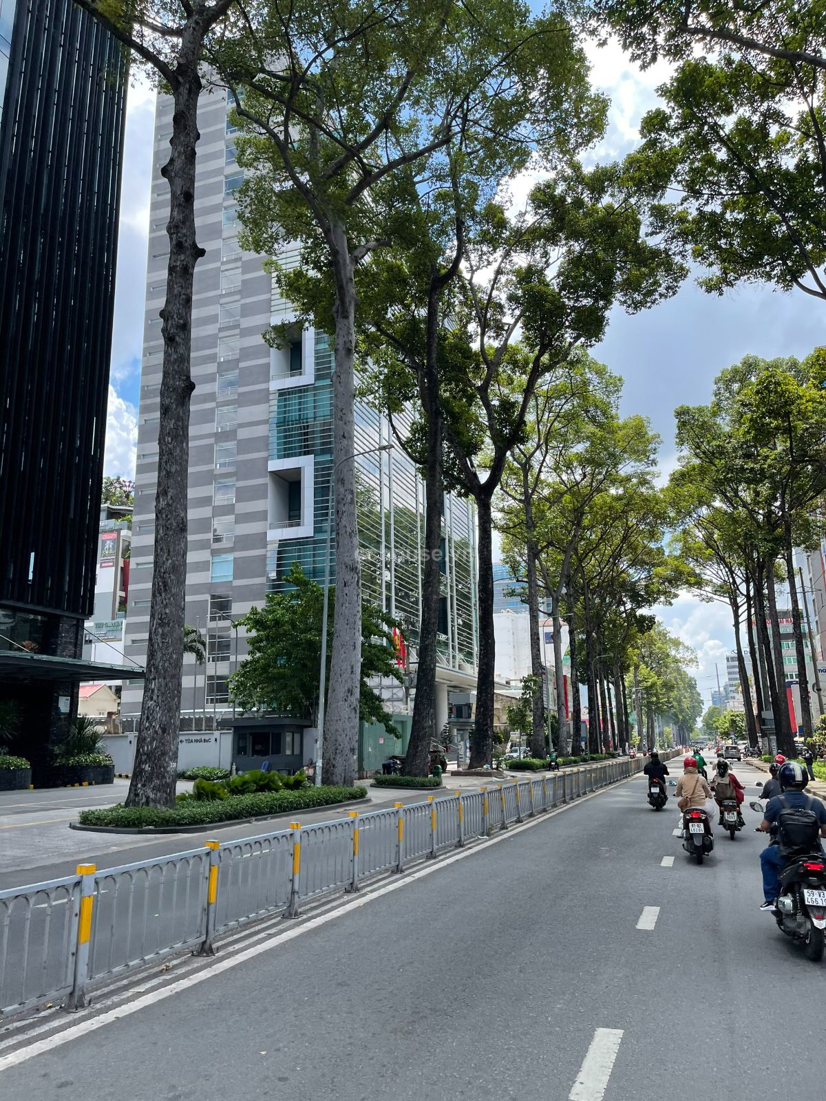 Cho-thue-nha-2MT-Nguyen-Thi-Minh-Khai-PBan-Co-DT-92m2-4-tang-MCT-id9075