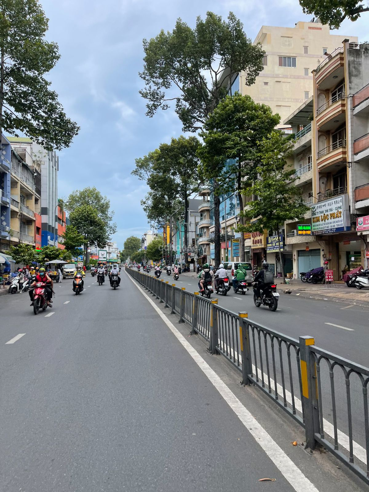 Cho thuê nhà MTKD Trần Phú, P.An Đông. DT 5x14m, 5 tầng
