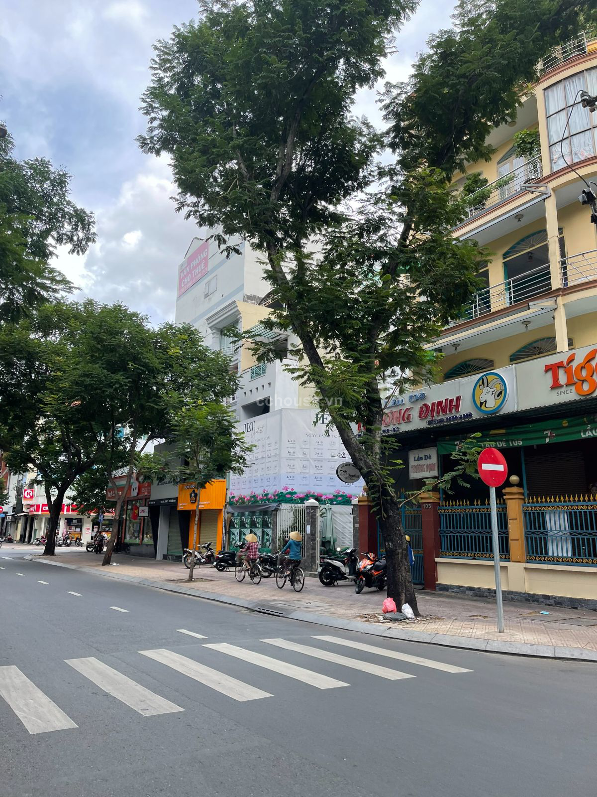 BÁN TÒA NHÀ VĂN PHÒNG CAO CẤP, HƯỚNG ĐÔNG BẮC, TRUNG TÂM QUẬN 3