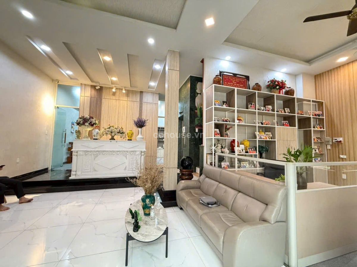 BIỆT THỰ SÂN VƯỜN GIỮA LÒNG QUẬN 1 MAI THỊ LỰU NGANG 9.2M 138M2 TRỆT 4 LẦU