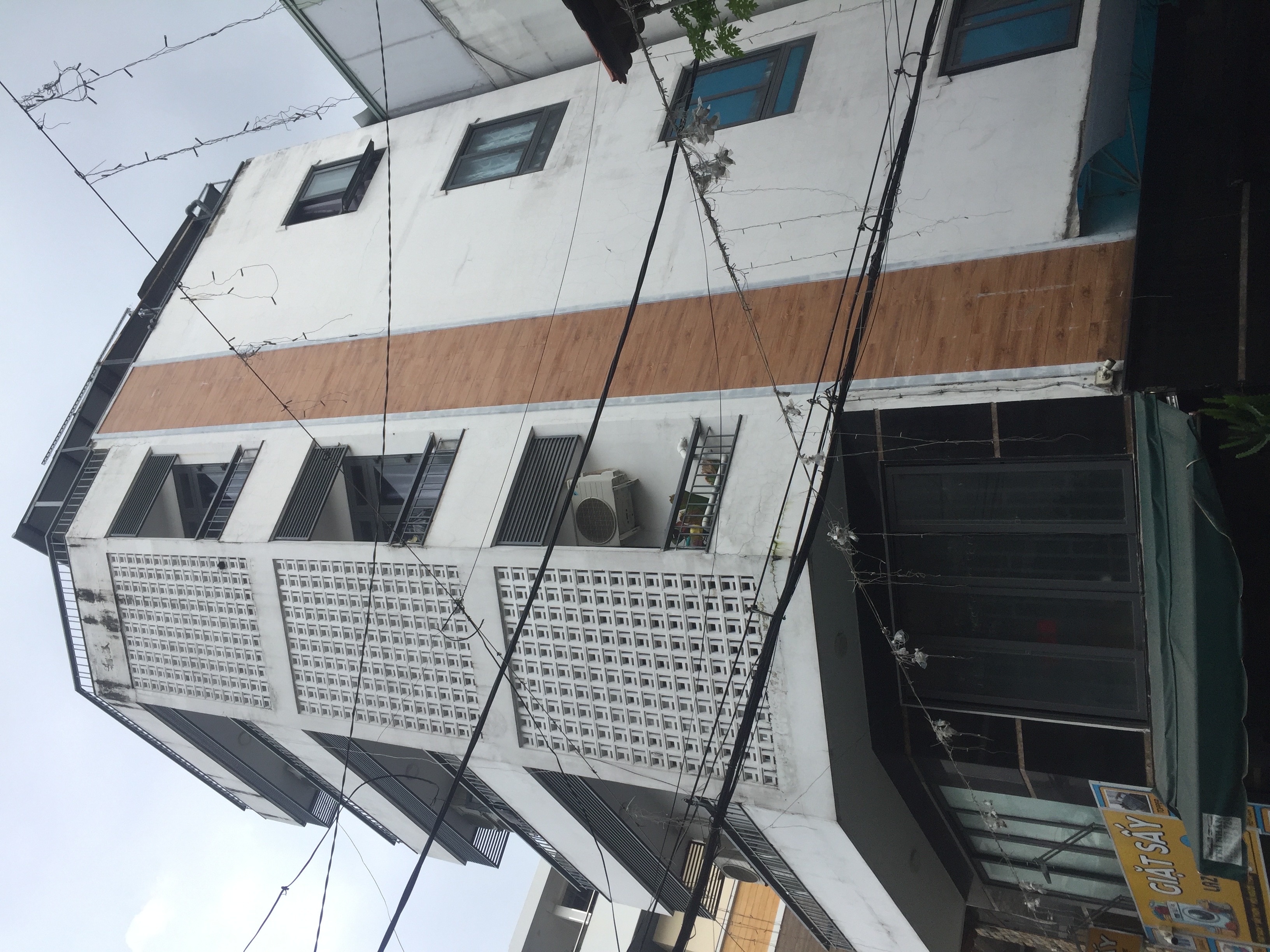 Nhà góc 6 tầng thang máy hẻm xe hơi phường 6 quận Tân Bình 