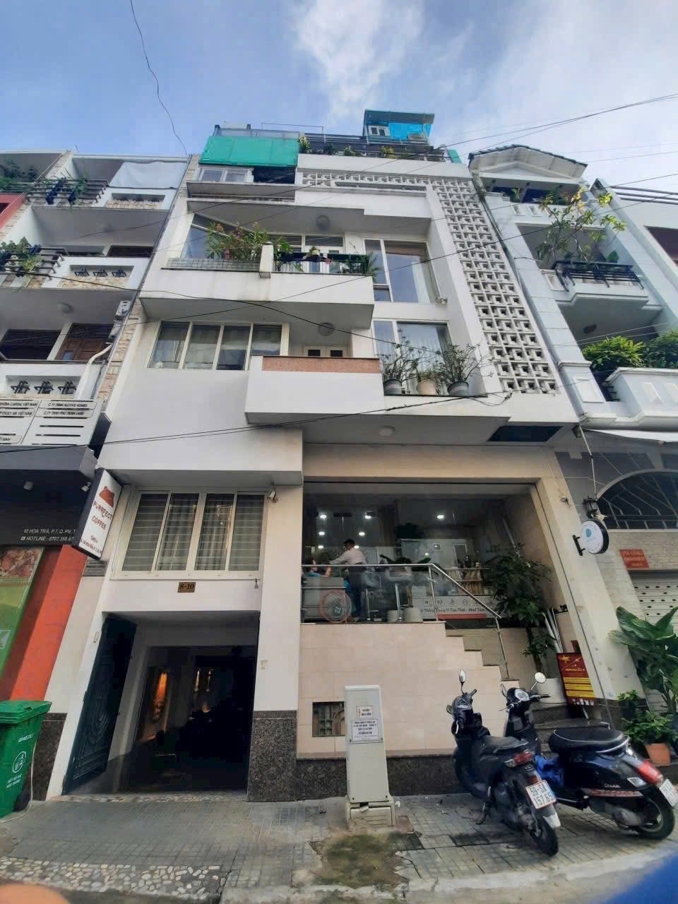 Toà Nhà mặt Tiền Khu Phan Xích Long hầm 6 tầng 