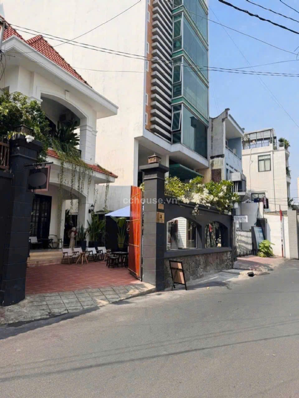 Biet-Thu-Giam-Soc-Hon-10-Ty-Duy-Nhat-Tai-449-Su-Van-Hanh-Quan-10-id8953