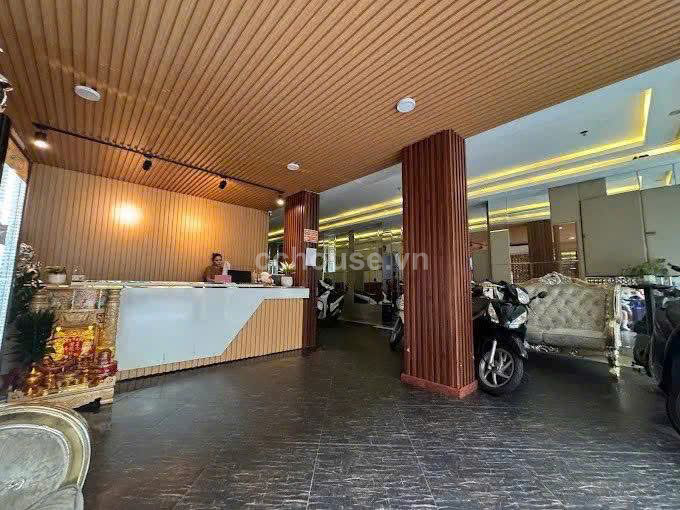 Toà Khách sạn 5 tầng Trần Thiện Chánh -3/2 .P12 Q10. DT: 7 X 18m