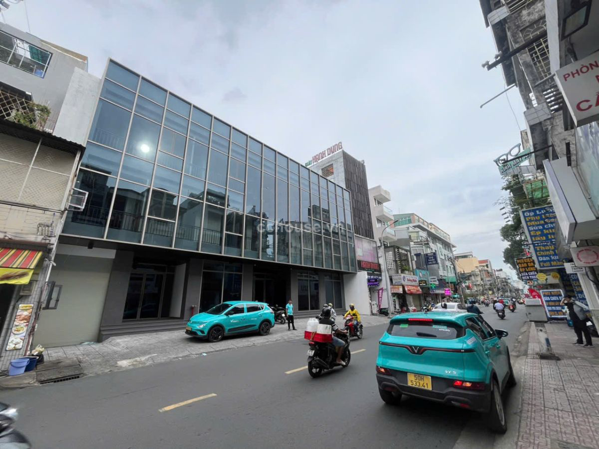 Cho thuê nhà MT 22 Trần Huy Liệu, P.Phú Nhuận. DT 22x20m, hầm 4 tầng