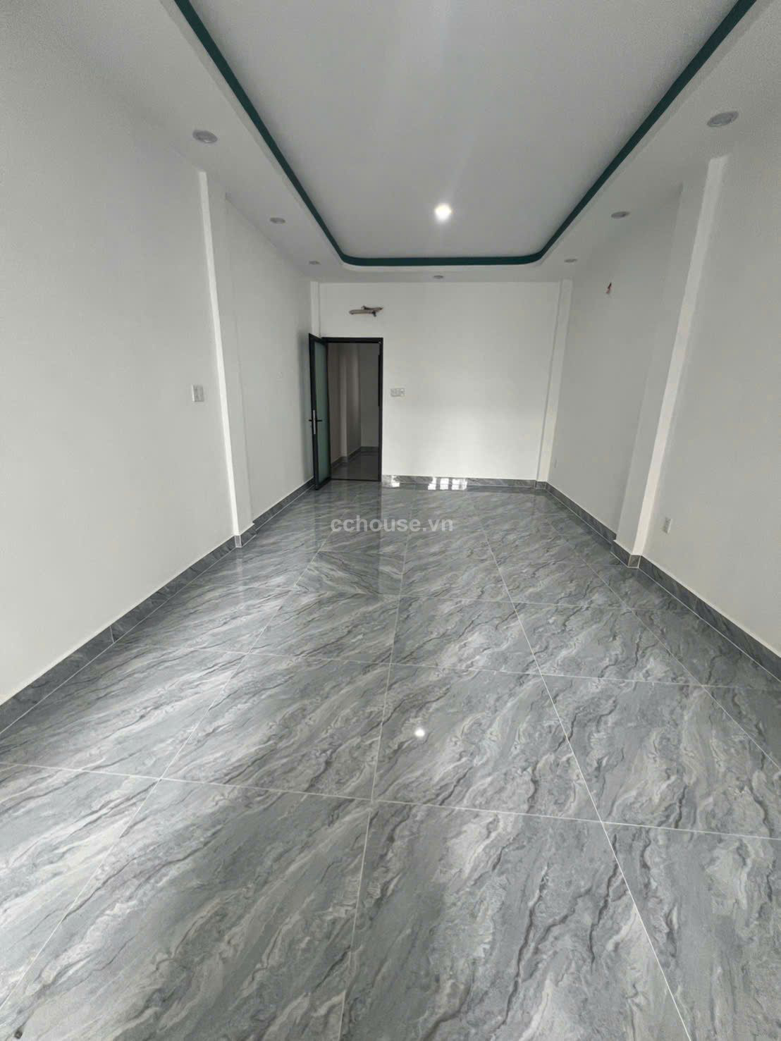 Mặt tiền 3/2 đối diện Hà Đô . Q.10