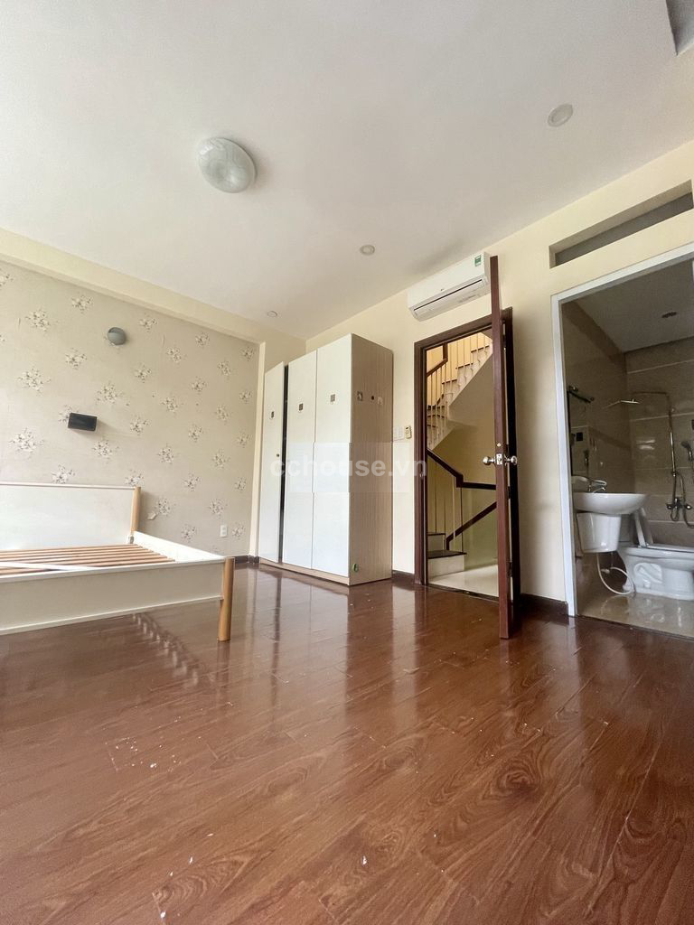 Bán nhà cách MT 30m Nguyễn Đình Chính, Phú Nhuận. DT 4.3x14m, 4 tầng ST