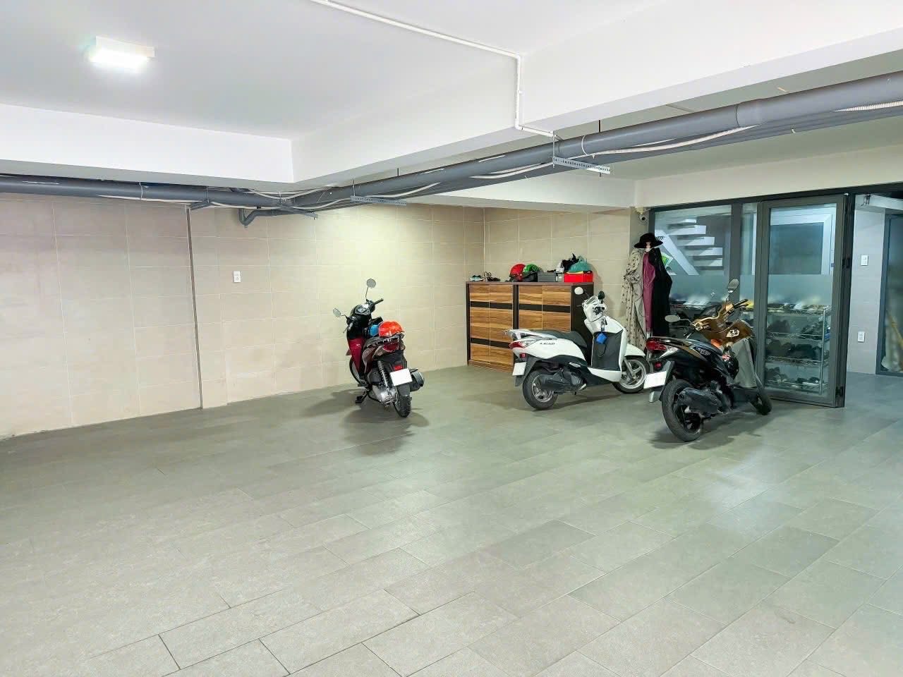 Toà nhà mặt tiền 25 Lê Văn Huân Khu K300 diện tích 12.5x16m hầm 7 tầng