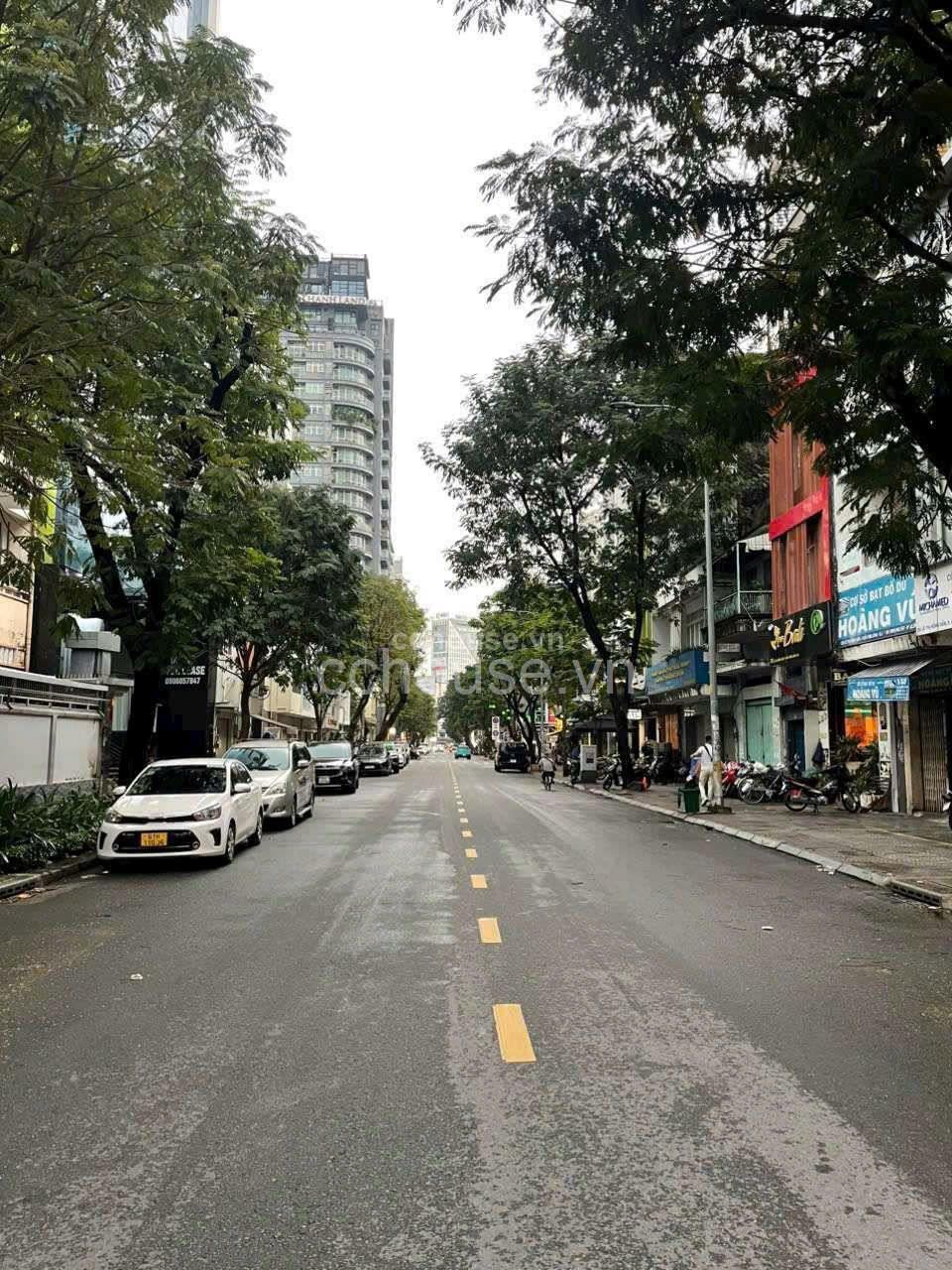 Quan-1-Phuong-Ben-Thanh-6-Tang-Thang-May-Nha-Moi-id8800