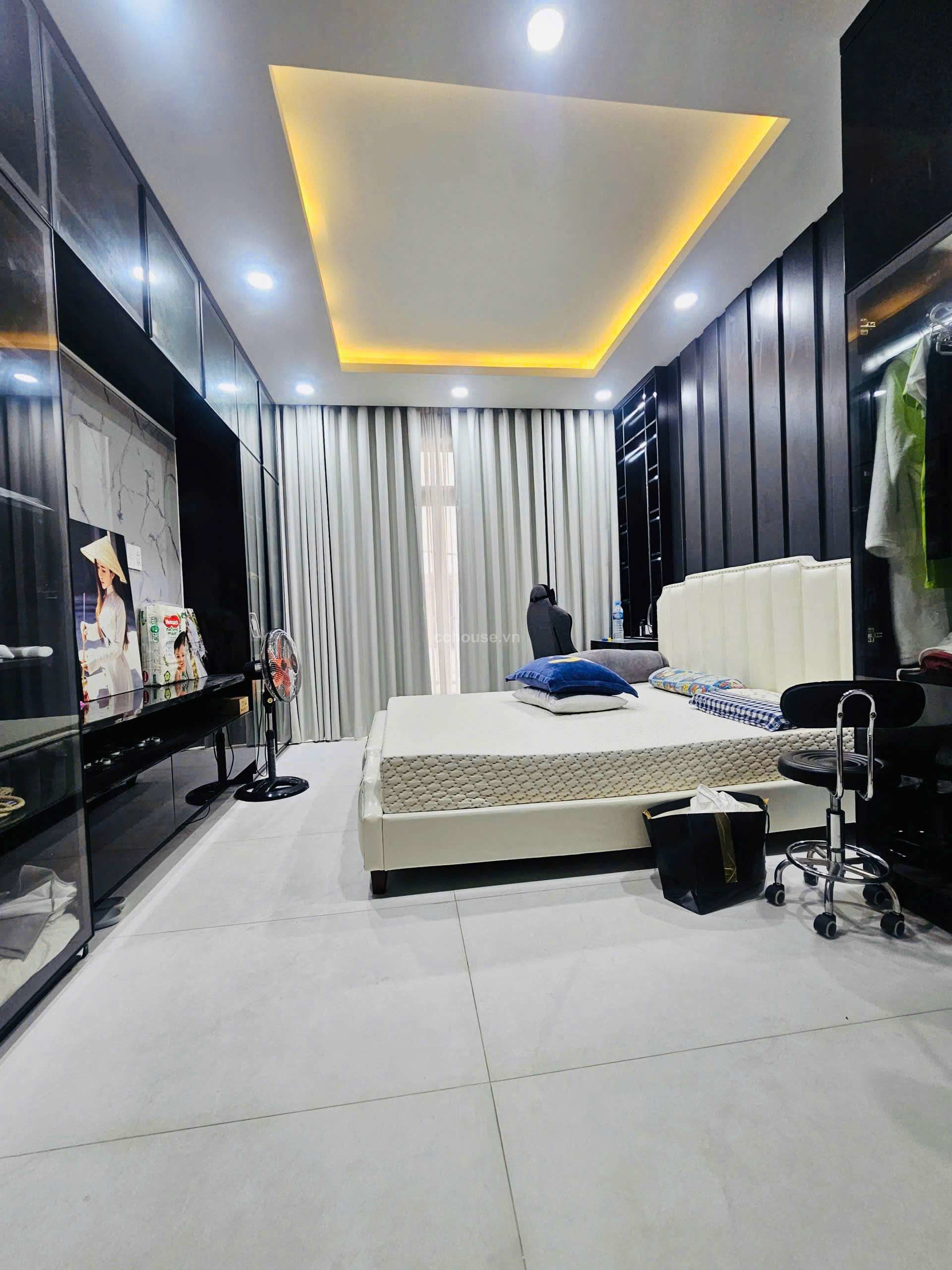 Nhà âu cơ hẻm đẹp . Nở hậu : 5.3m  .Q.Tân Bình 