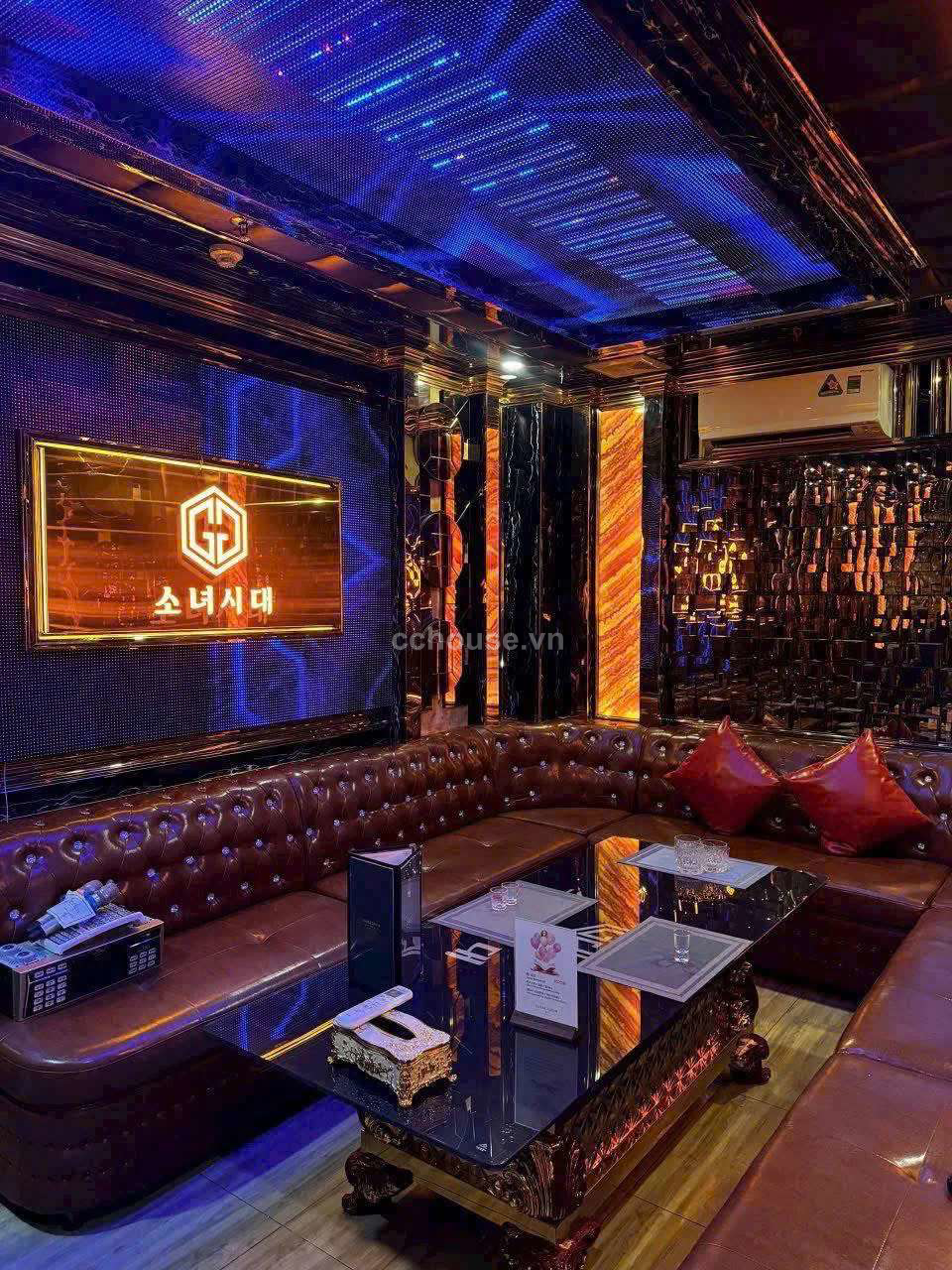 Bán toà nhà Quận 1 Nguyễn Thái Bình, Phường Bến Thành
- HĐT ( CF): 16.000 $/ tháng.