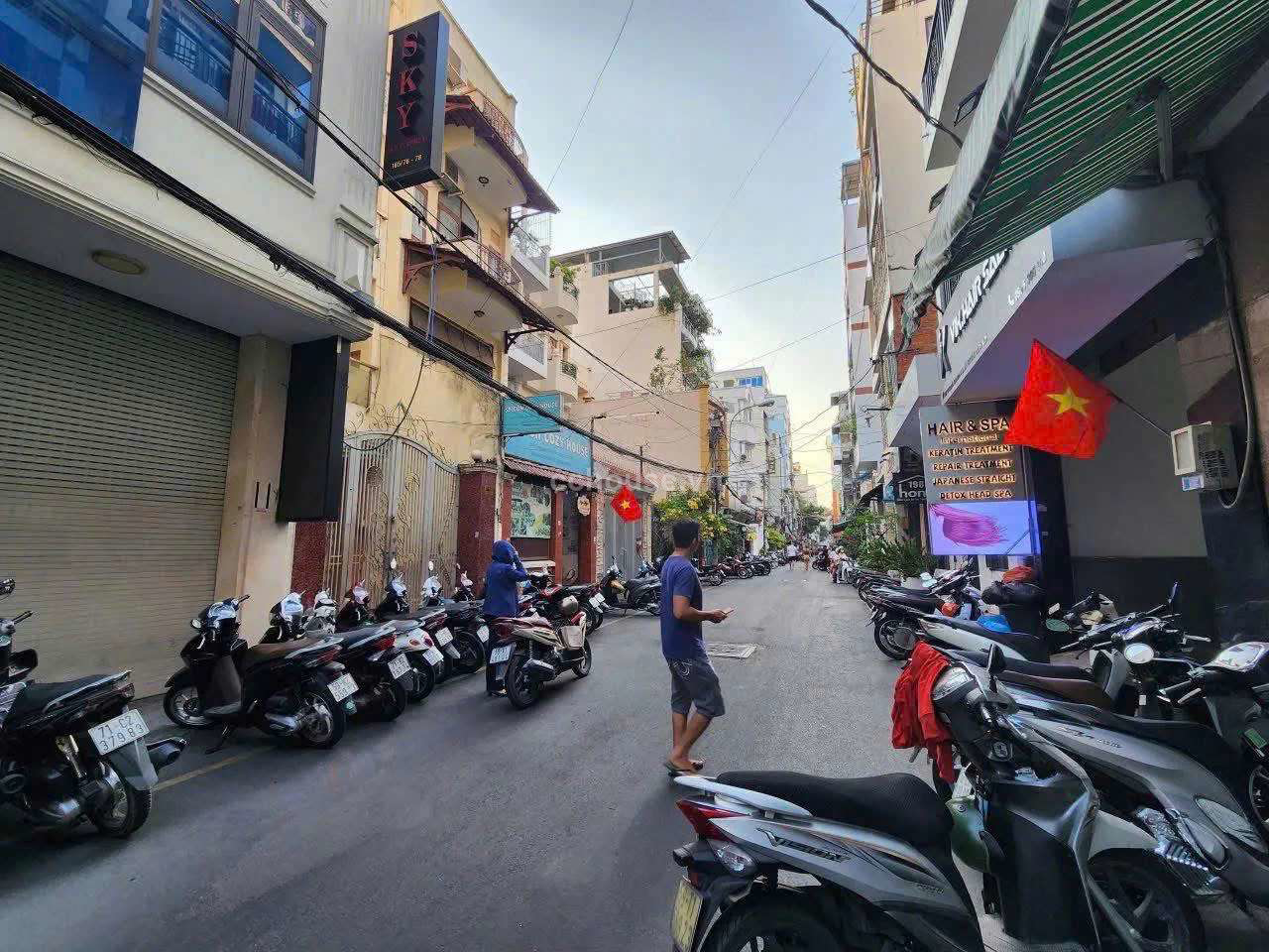 Bán toà nhà Quận 1 Nguyễn Thái Bình, Phường Bến Thành
- HĐT ( CF): 16.000 $/ tháng.