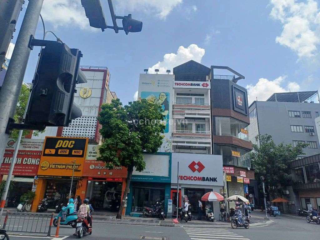Bán nhà 2MTKD đường 3 Tháng 2, P.Diên Hồng. DT 4.3x28m, 4 tầng
